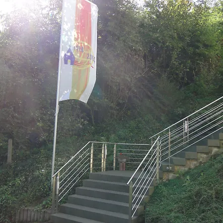 Haus St. Josef אכסניה *