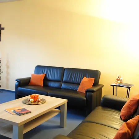 Haus St. Josef بيت شباب فالندار